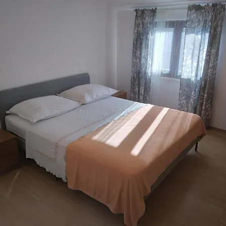 Arbanija Apartment