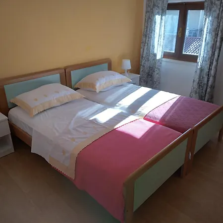 Apartment Arbanija